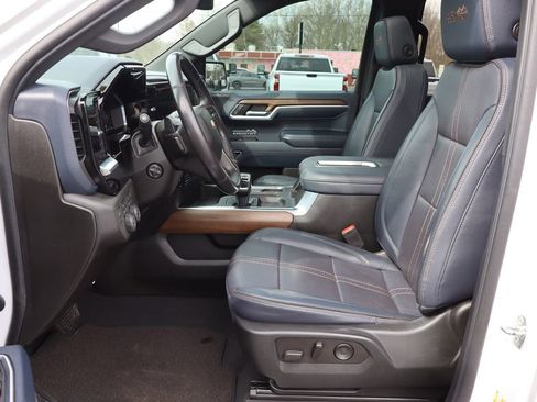Used 2022 Chevrolet Silverado 1500 High Country AWD/4WD image 4
