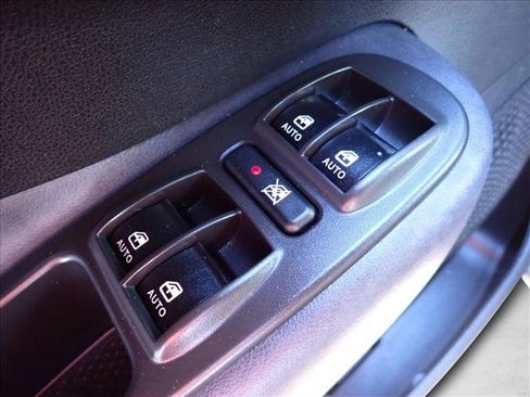 Used 2017 FIAT 500L Trekking w/ Popular Equipment Package image 14