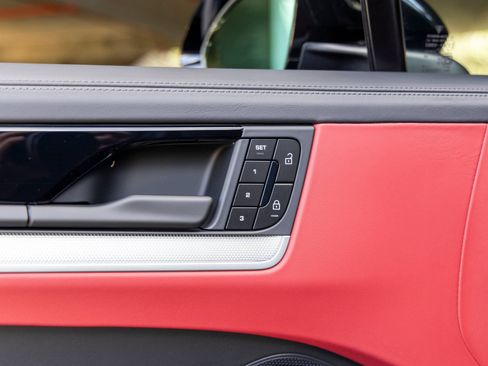 New 2026 Porsche Cayenne Coupe AWD/4WD image 27
