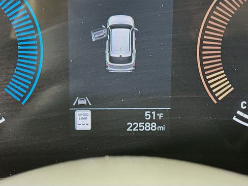 Used 2025 Hyundai Kona SEL image 19