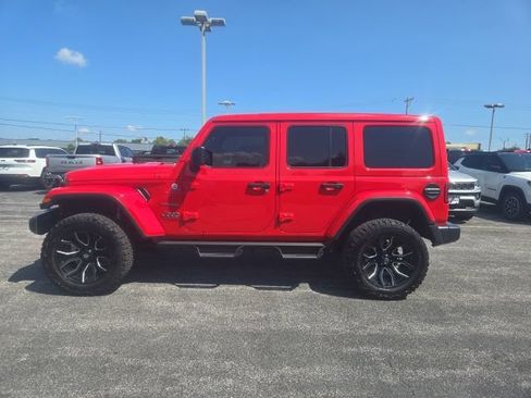 Used 2020 Jeep Wrangler Unlimited Sahara AWD/4WD image 4