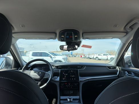 Used 2022 Jeep Grand Cherokee L Laredo w/ Luxury Tech Group I image 16