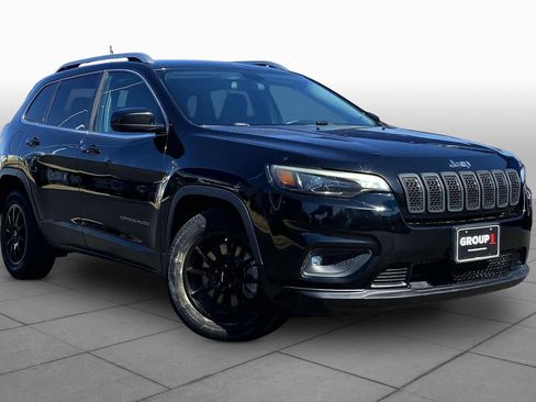 Used 2019 Jeep Cherokee Latitude w/ Popular Appearance Group FWD image 3