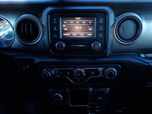 Used 2020 Jeep Wrangler Unlimited Sport image 15