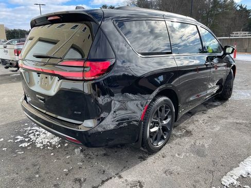 New 2026 Chrysler Pacifica Select AWD/4WD image 13
