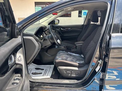 Used 2019 Nissan Rogue Sport SV w/ Technology Package FWD image 17