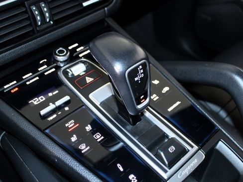 Used 2019 Porsche Cayenne E-Hybrid image 15