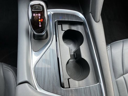 Used 2019 Buick Enclave Essence image 20