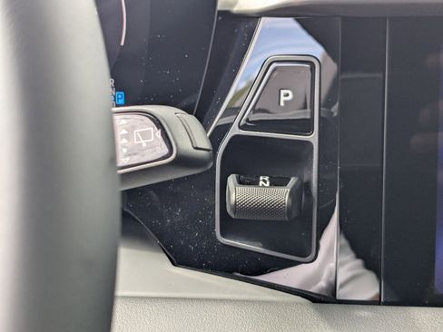 New 2025 Porsche Macan 4S Electric image 21