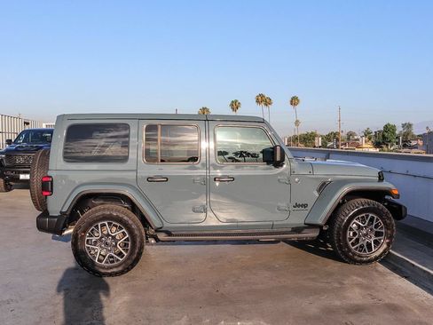 New 2026 Jeep Wrangler Unlimited Sahara AWD/4WD image 13