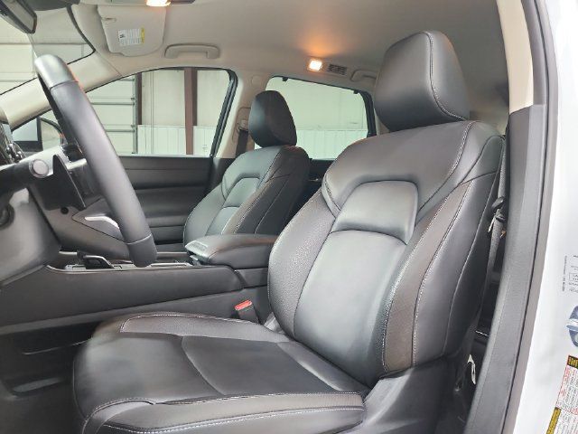 Used 2025 Nissan Pathfinder SL FWD image 10