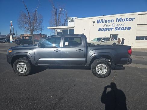 Used 2022 Toyota Tacoma SR image 8