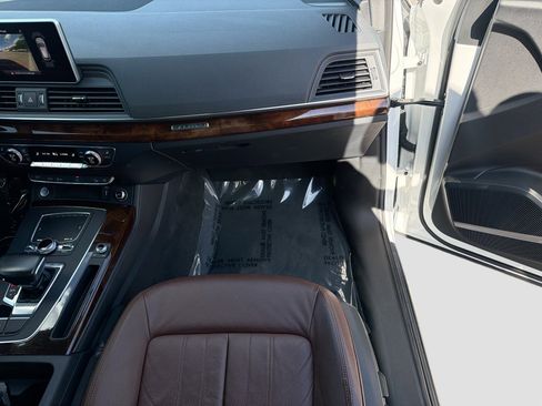 Used 2018 Audi Q5 Prestige w/ Prestige Package image 18