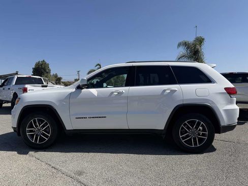 Used 2020 Jeep Grand Cherokee Laredo w/ Laredo X Package RWD image 2