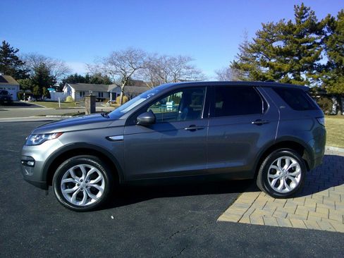 Used 2018 Land Rover Discovery Sport HSE image 25