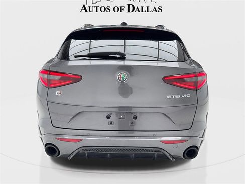 Used 2022 Alfa Romeo Stelvio Veloce image 11