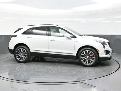 New 2025 Cadillac XT5 Sportv w/ LPO, Floor Liner Package image 8