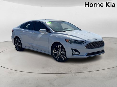 Used 2019 Ford Fusion Titanium AWD/4WD image 2