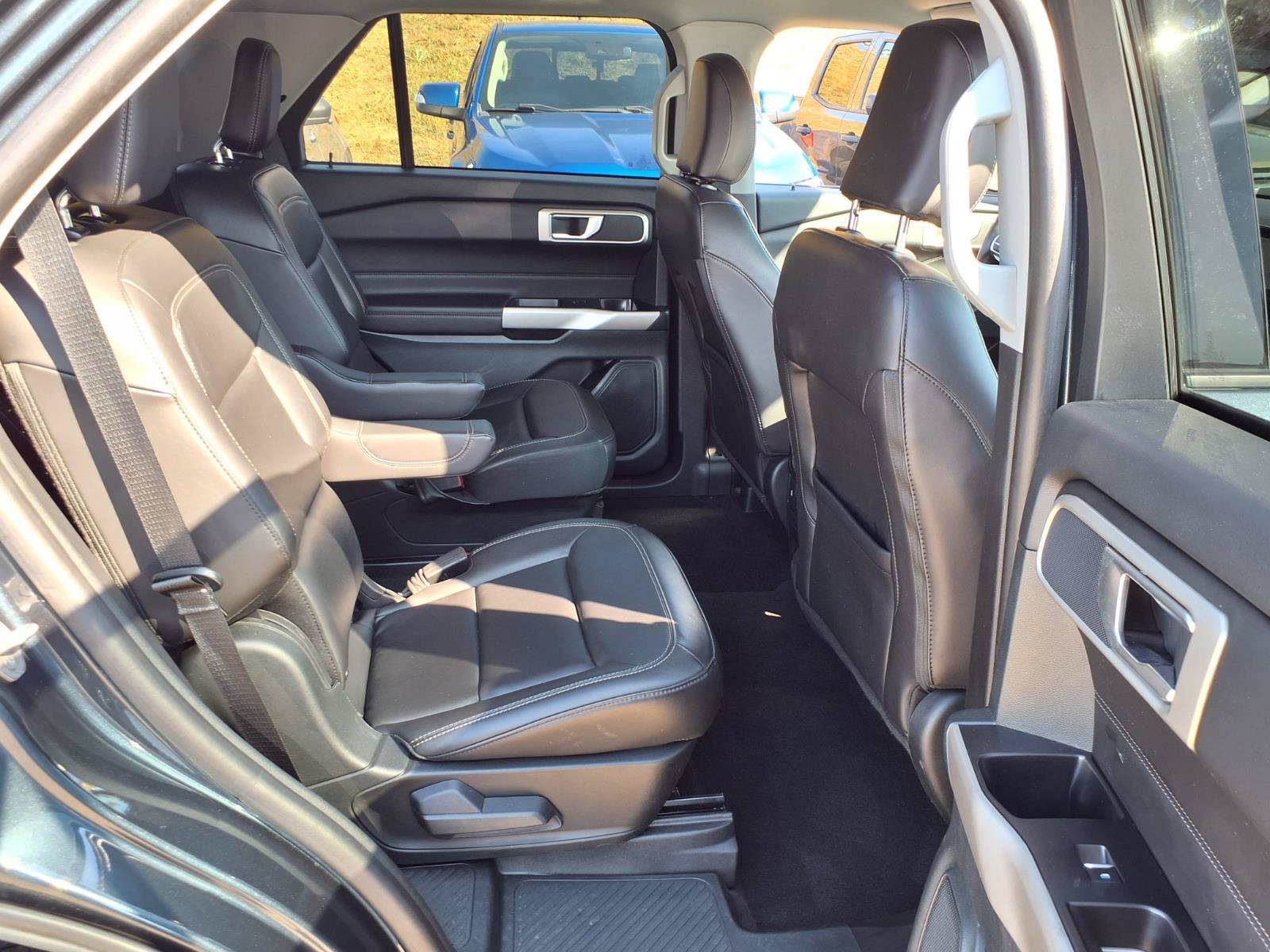 Used 2023 Ford Explorer XLT w/ Equipment Group 202A AWD/4WD image 9