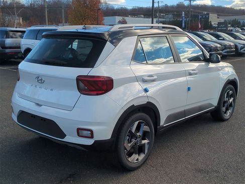 New 2026 Hyundai Venue SEL image 3