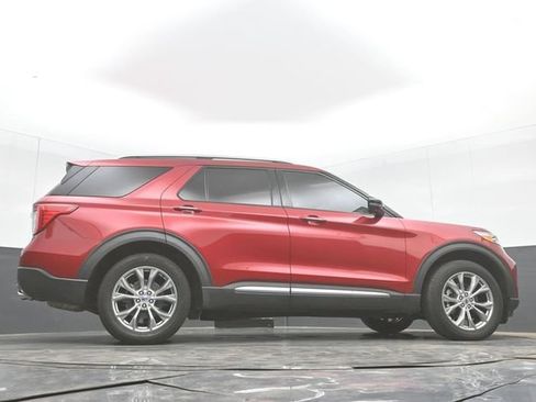Used 2021 Ford Explorer Limited w/ Equipment Group 301A AWD/4WD image 52