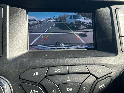 Used 2019 Ford Edge SE image 12