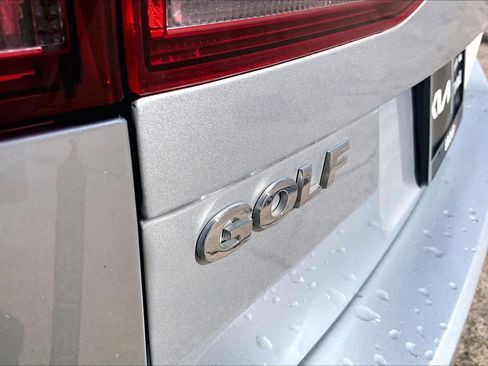 Used 2017 Volkswagen Golf S image 27