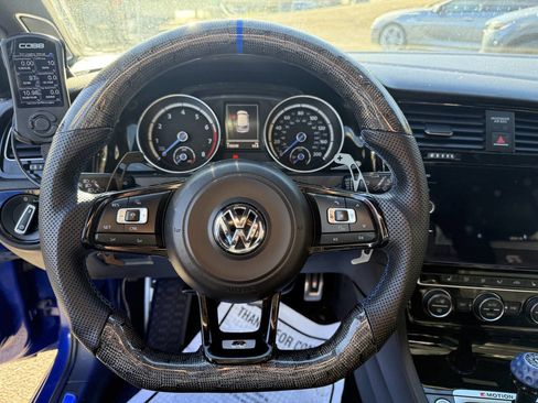 Used 2016 Volkswagen Golf R 4-Door image 18