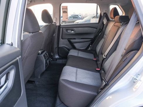 Used 2025 Nissan Rogue SV AWD/4WD image 18