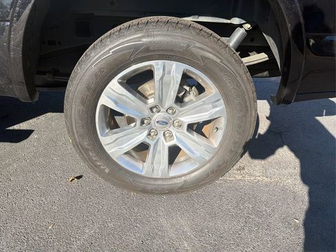 Used 2019 Ford F150 Platinum w/ Equipment Group 701A Luxury image 35