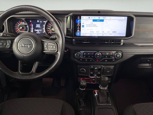 Used 2024 Jeep Gladiator Mojave w/ Convenience Group AWD/4WD image 10