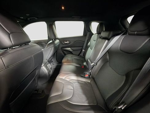 Used 2019 Jeep Cherokee High Altitude AWD/4WD image 26