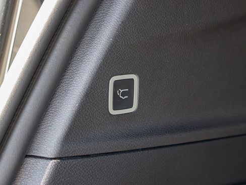 Used 2020 Chrysler Pacifica Touring-L Plus w/ S Appearance Package FWD image 41