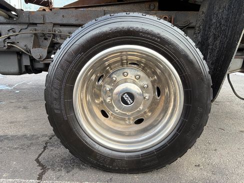 Used 2016 Ford F550 4x4 Crew Cab Super Duty image 15