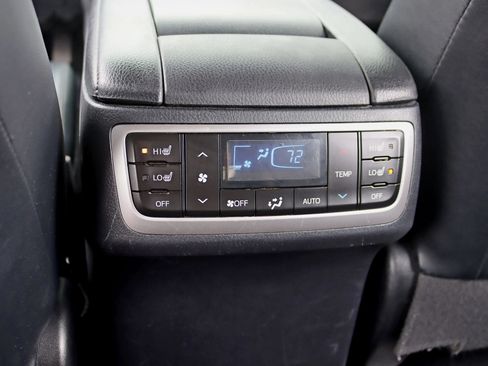 Used 2019 Toyota Highlander Limited Platinum w/ Carpet Mat Package (TMS) AWD/4WD image 29