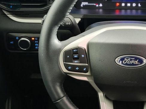 Used 2023 Ford Explorer XLT AWD/4WD image 28