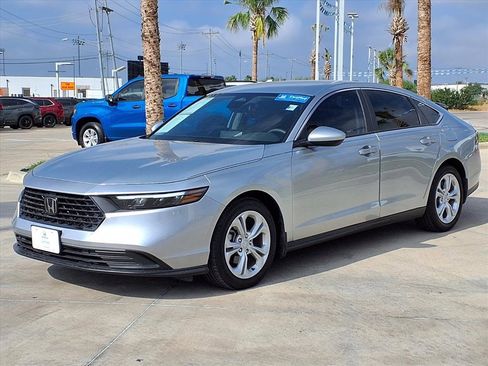 Certified 2025 Honda Accord LX image 3