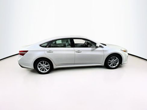 Used 2013 Toyota Avalon XLE Premium FWD image 4