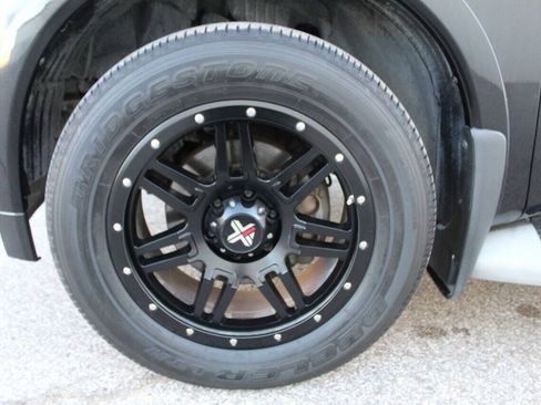Used 2013 Nissan Armada Platinum AWD/4WD image 9