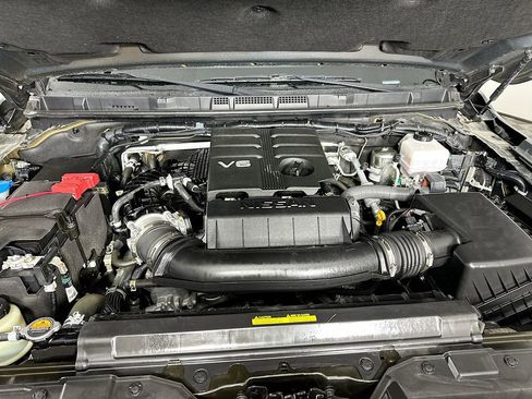 Used 2023 Nissan Frontier PRO-4X w/ Technology Package AWD/4WD image 29