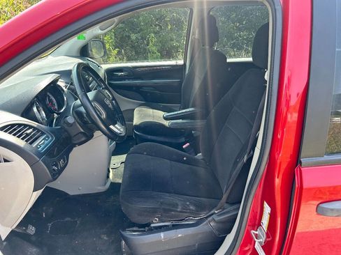 Used 2013 Dodge Grand Caravan American Value Package w/ UConnect Hands-Free Group image 9