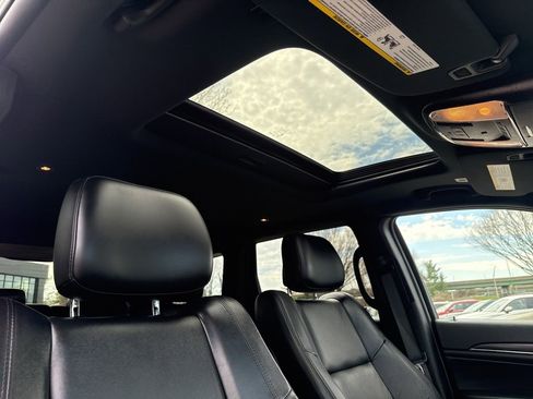 Used 2021 Jeep Grand Cherokee Limited image 30