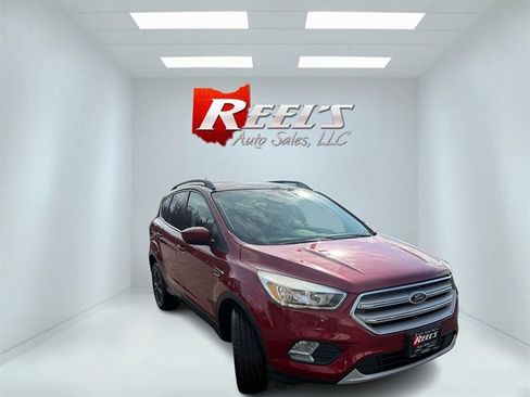 Used 2018 Ford Escape SE w/ SE Sync 3 Package image 3
