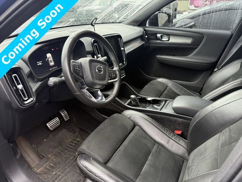 Used 2021 Volvo XC40 P8 Recharge w/ Advanced Package image 9