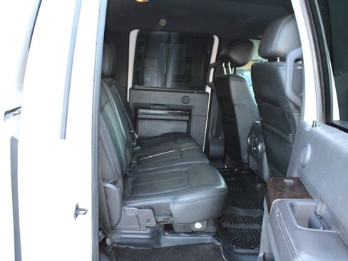 Used 2015 Ford F350 Platinum image 28