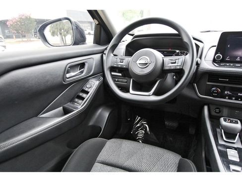 Used 2024 Nissan Rogue SV FWD image 8