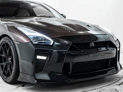 Used 2015 Nissan GT-R Premium AWD/4WD image 16