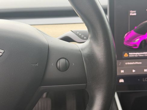 Used 2018 Tesla Model 3 Mid Range RWD image 18