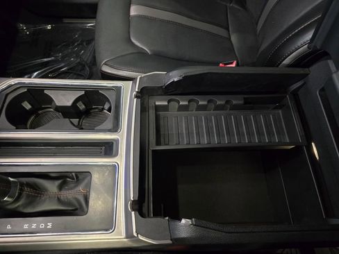 Used 2018 Ford F150 Platinum w/ FX4 Off-Road Package image 31