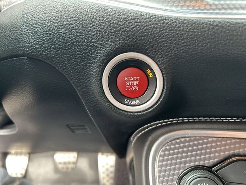 Used 2016 Dodge Challenger SRT Hellcat image 13